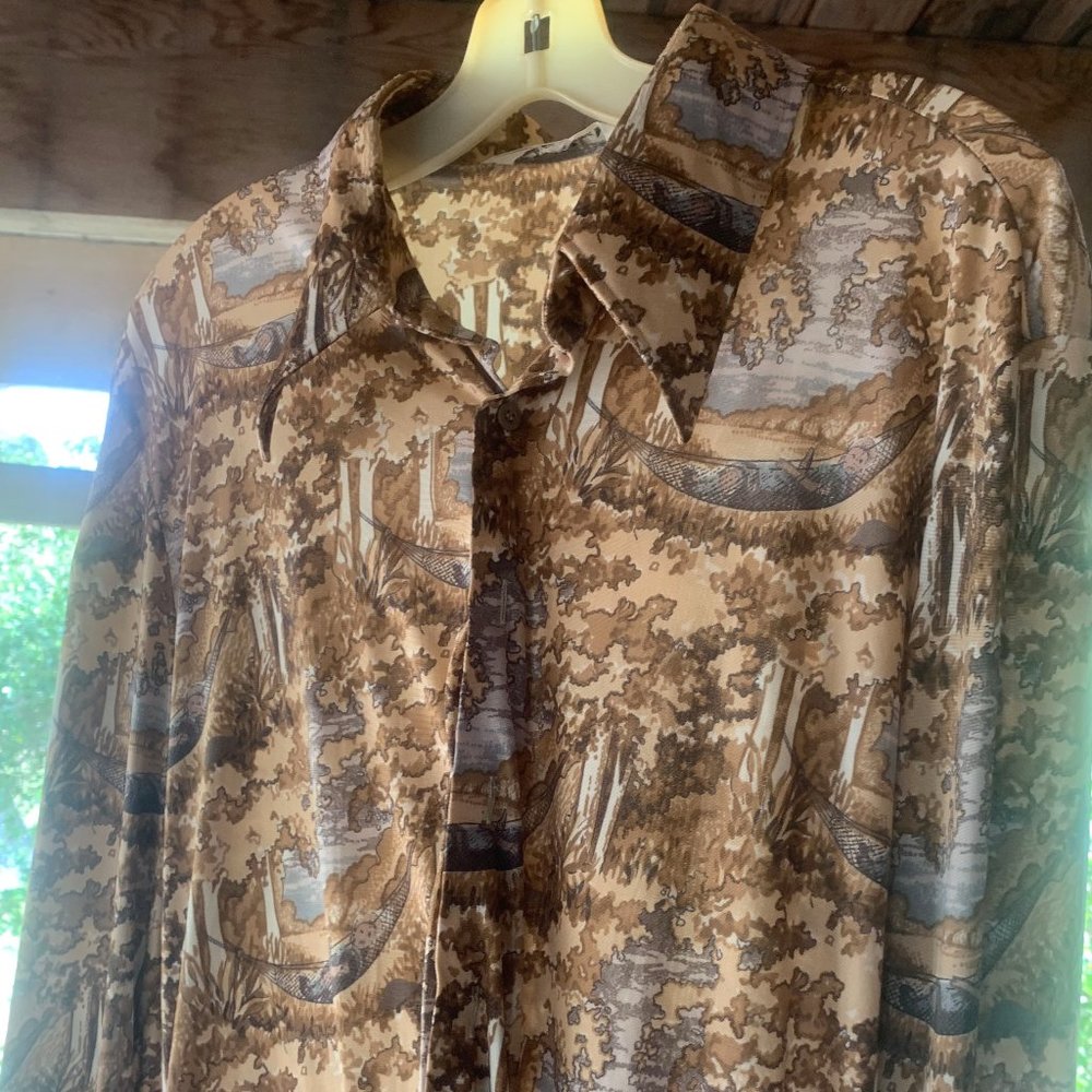 Vintage nik-nik Disco era button-down